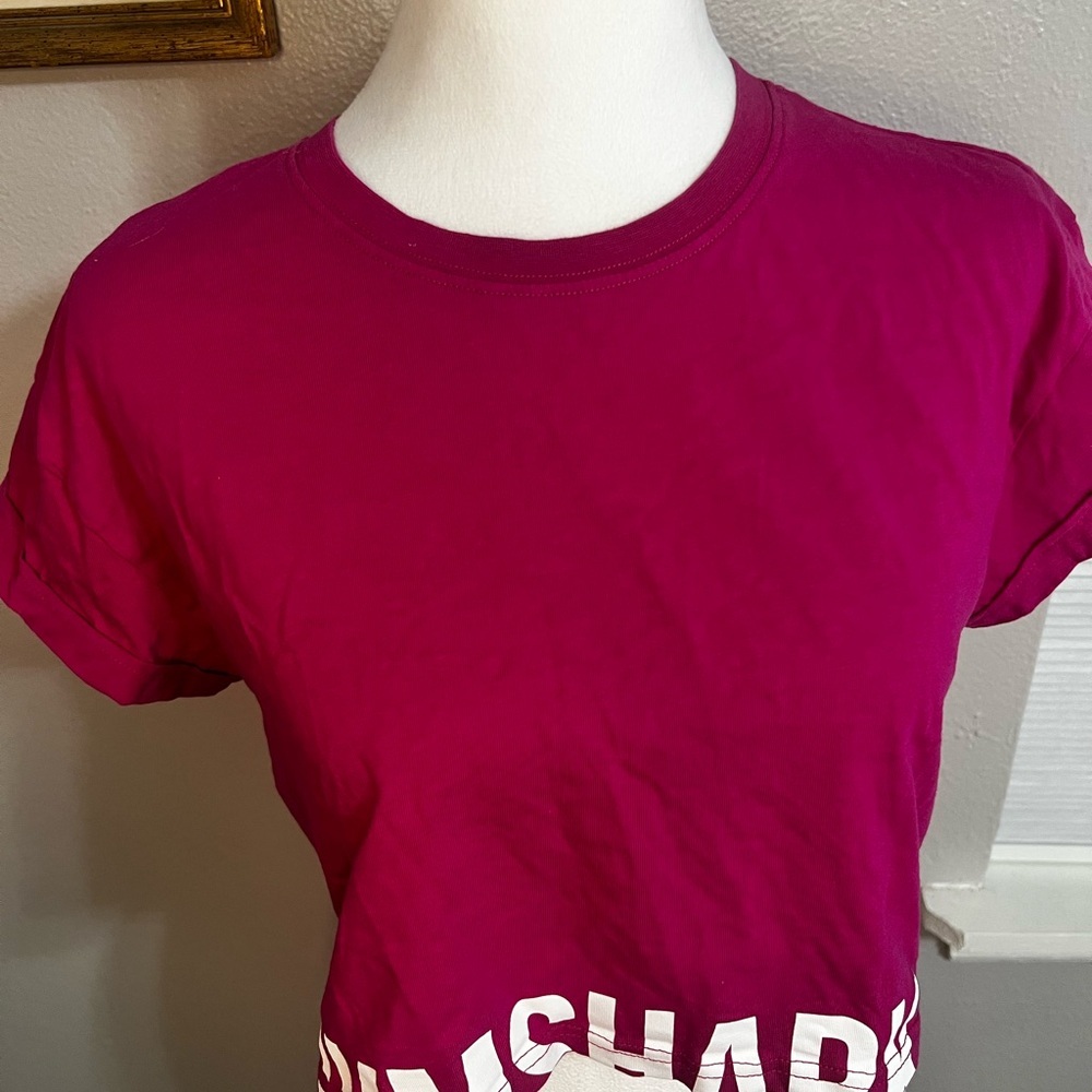Gymshark Women's Cropped Logo Tee - Raspberry Pink medium - Picture 7 of 13